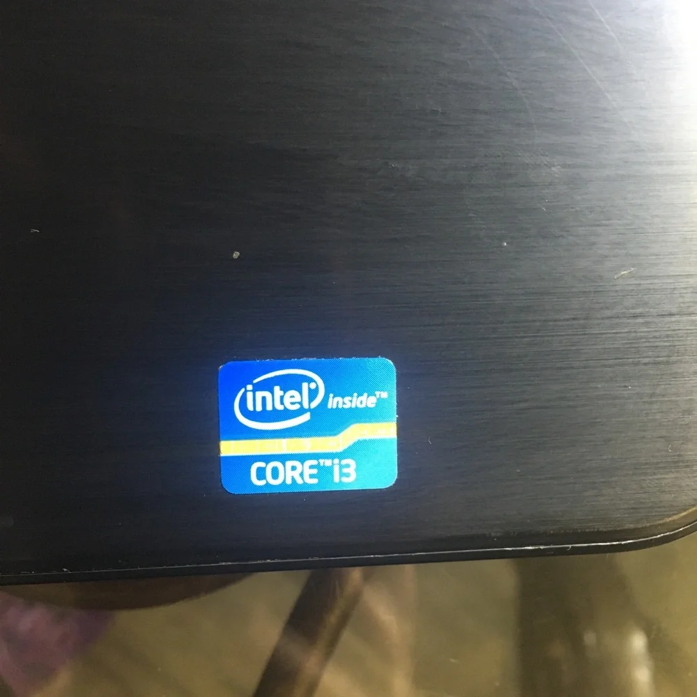 Dell Inspiron 3520 laptop